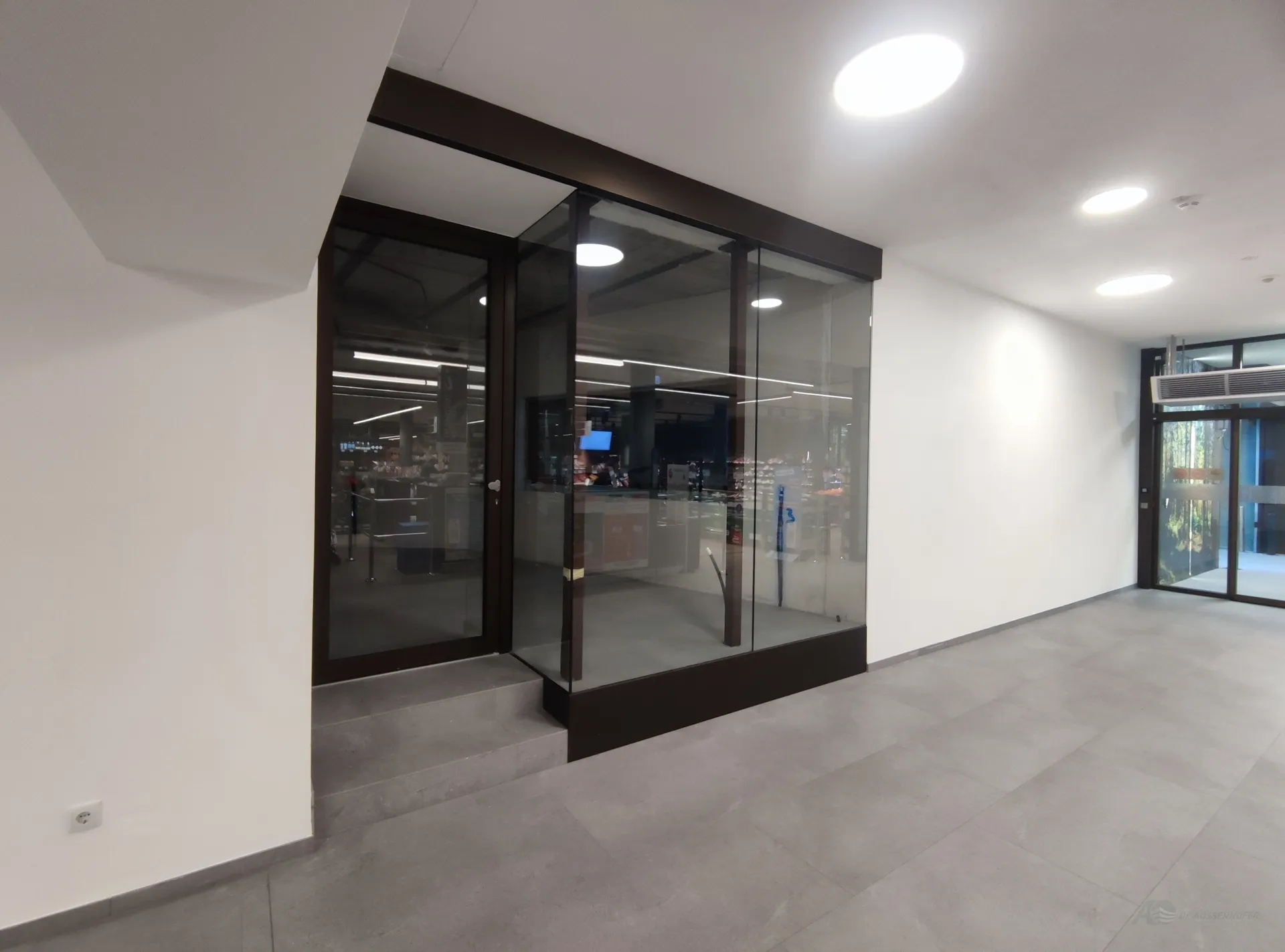Kleines Geschäftslokal in der "Raiffeisen Passage" im Zentrum von Bruneck